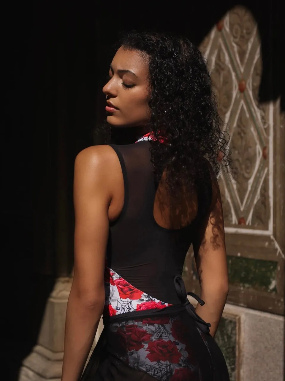 WEBS N’ ROSES Turtleneck